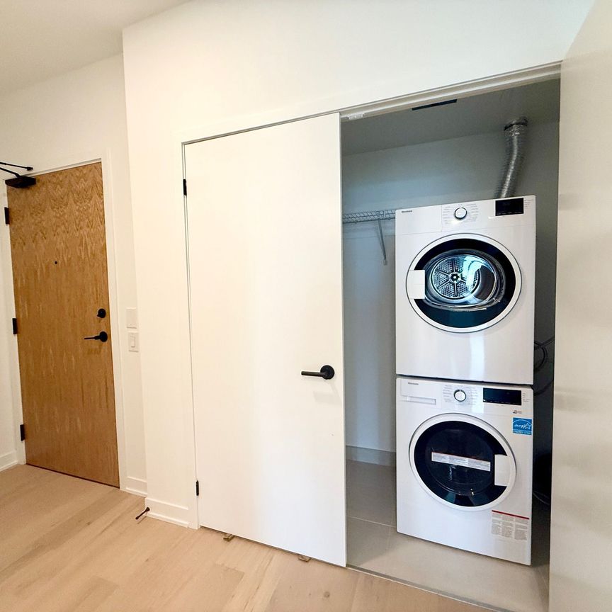 For Lease - 2495 Eglinton Avenue Unit# 605, Mississauga, Ontario - Photo 1