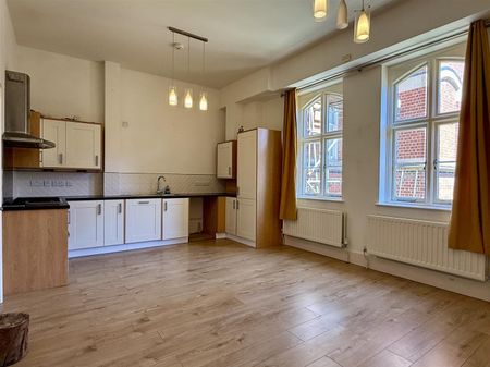Frome Court, Bartestree - Photo 3