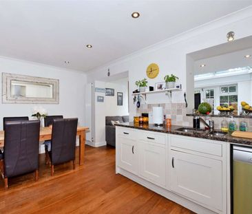 A well presented four bedroom townhouse situated in the heart of Cobham Town centre. - Photo 4