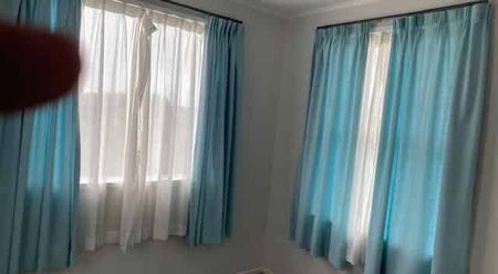 Charming 4BR Howick Haven w/ Garden - Photo 4