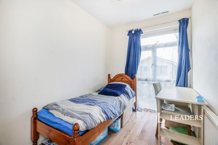 4 bedroom house to rent Leslie Gardens, Sutton, SM2 - Photo 5