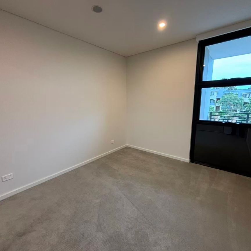 Brand New TWO Bedroom Apartment in Melrose Park Village Ready to move in - Premium Finishes Throughout! * The entrance is on Victoria Rd* - Photo 1