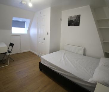 4 Bed Student Accommodation - Photo 3