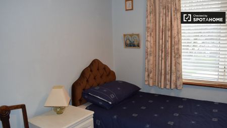 Room for rent in 3-bedroom apartment in Clonsilla, Dublin - Photo 2