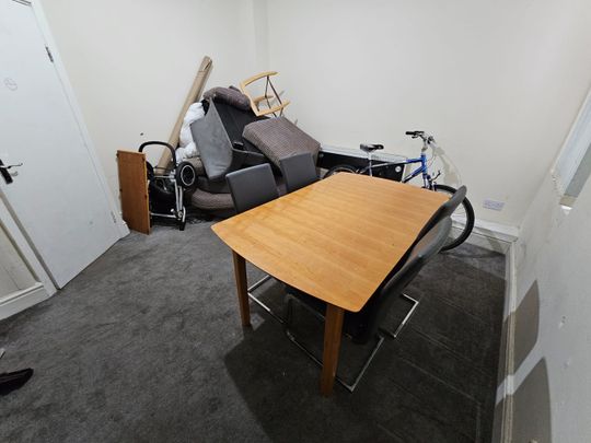 Room in a Shared House, Lawrence Road, L15 - Photo 1
