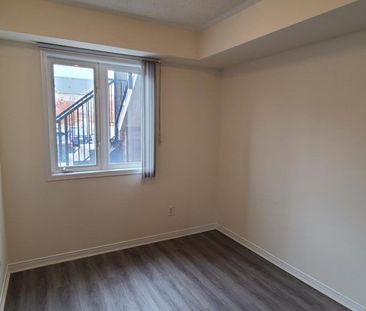 For Lease - 4975 Southampton Drive Unit# 220, Mississauga, Ontario - Photo 2