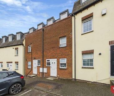 Pollys Yard, Newport Pagnell, MK16 - Photo 3