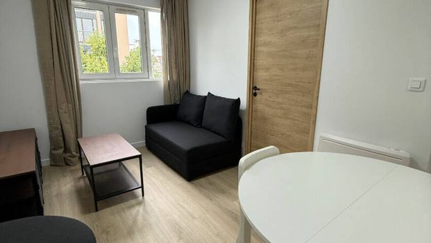 Appartement T2 meublé entièrement rénové - cuisiné équipée - Résidence SCHUMAN - Photo 1