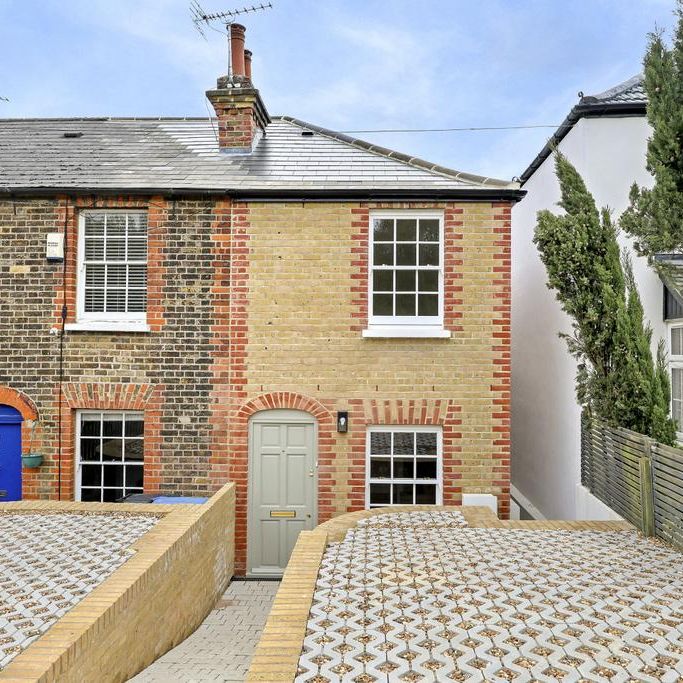 2 bedroom end of terrace house to rent - Photo 1