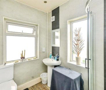 2 bedroom end of terrace house to rent - Photo 5