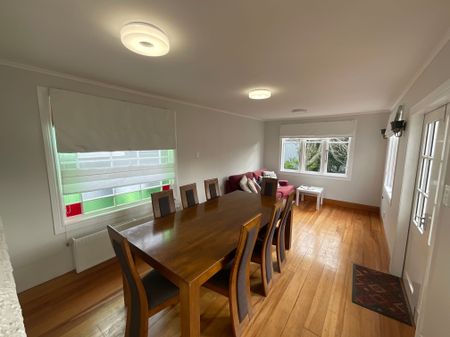 EXECUTIVE HOME CENTRALLY LOCATED - Photo 4