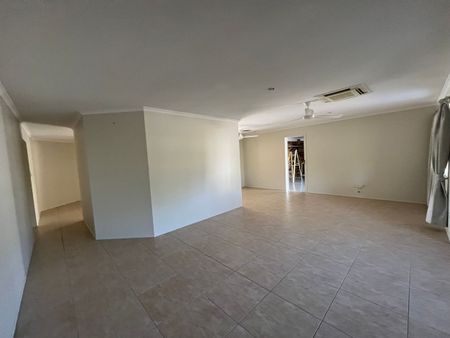 3 BEDROOM HOME NORTH MACKAY - Photo 3