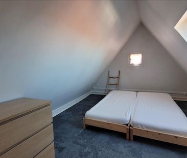 F2 meublé DUPLEX 77m² au sol CENTRE/CHAMP DE MARS - Photo 3