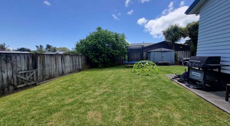 Central Beachlands, ready for summer! - Photo 2