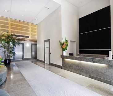 FULLY FURNISHED LUXURY ONE BEDROOM APARTMENT - Photo 2