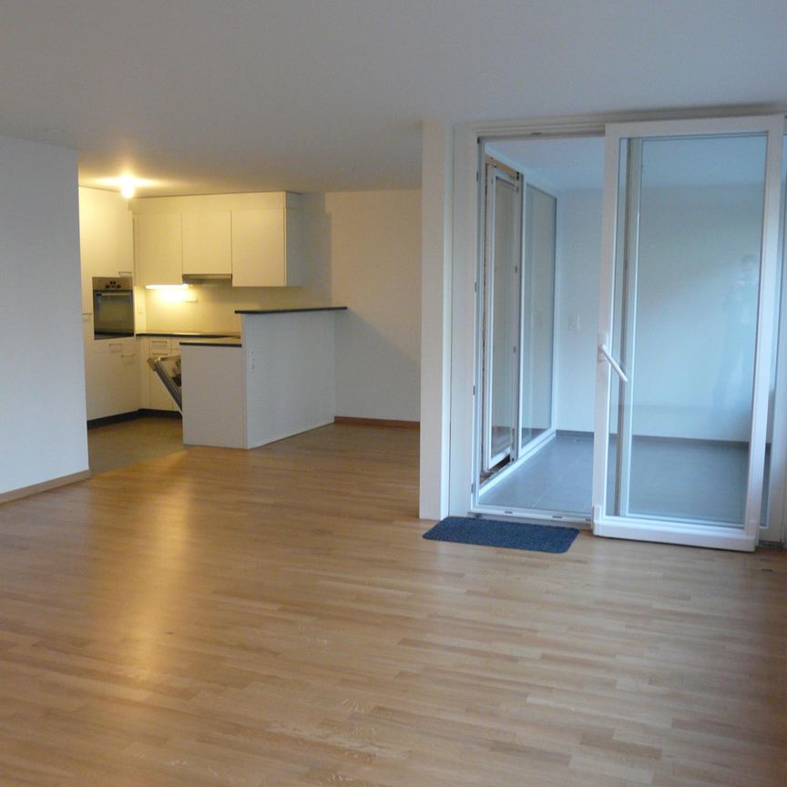 Moderne 3.5-Z'Wohnung mit Loggia - Photo 1