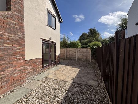 To Let 3 Bed House - Detached New Brighton Road, Sychdyn, Mold £1,200 pcm - Photo 2