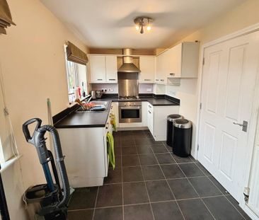 3 bedroom semi-detached house to rent - Photo 3