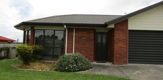 Four Bedroom Home - Photo 2