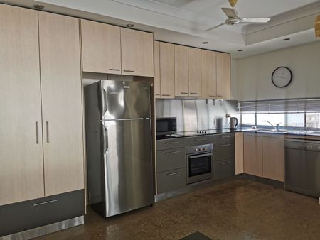 INNER CITY LIVING - FULLY FURNISHED & EQUIPPED - Photo 5