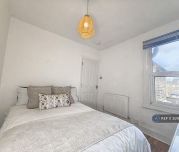 1 bedroom in a house share to rent - Photo 3