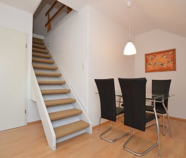 Lörick – Seestern: Gemütliche Dachgeschoß-Wohnung im Reihenendhaus - Photo 4