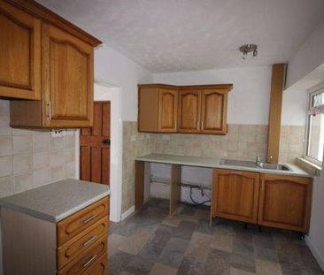 2 bedroom semi-detached house to rent - Photo 5