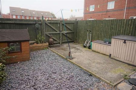 New Chester Road, Birkenhead, CH42 - Photo 3