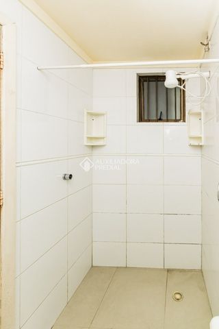 Casa com 5 quartos e 338m² para alugar em Passo d'Areia, Porto Alegre. - Photo 5