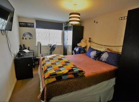 2 Bed Flat, Reeves Road, E3 - Photo 4