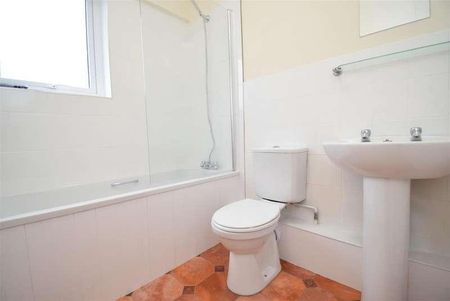 Leeds Road, Lofthouse, WF3 - Photo 2