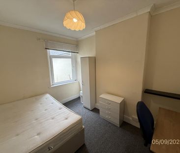 4 bedroom terraced house to rent - Photo 4