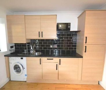 Thame Avenue, Greenford, UB6 - Photo 3
