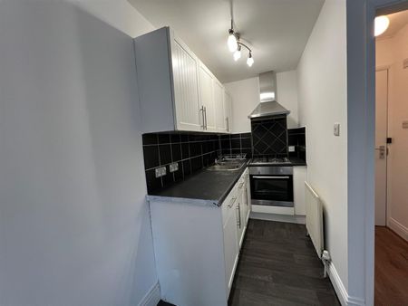 Bromley Road, Beckenham BR3, London - Photo 2