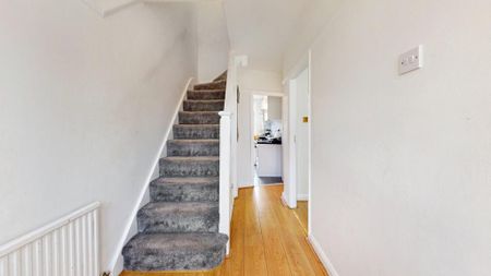 3 bedroom terraced house to rent - Photo 2
