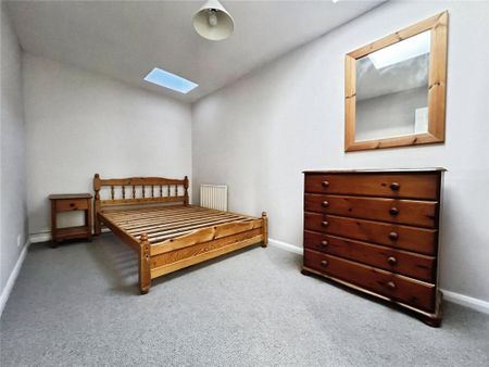 3 bedroom end of terrace house to rent - Photo 4