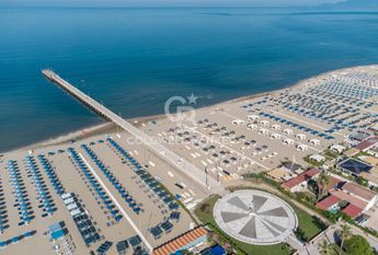 Villa in Affitto a Forte dei Marmi