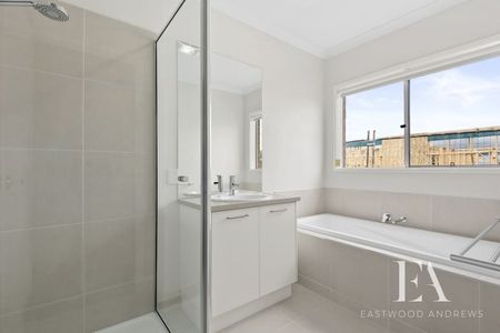 Coastal living, brand new home - Photo 5