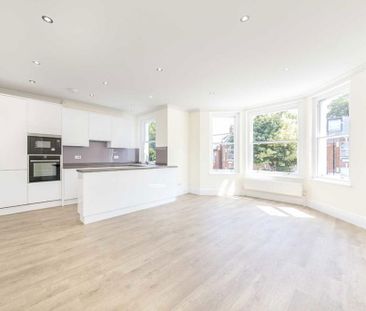 2 bedroom flat to rent - Photo 2