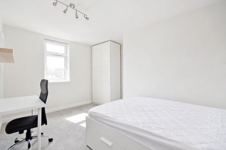 7 Bed Flat, Egerton House, S1 - Photo 5