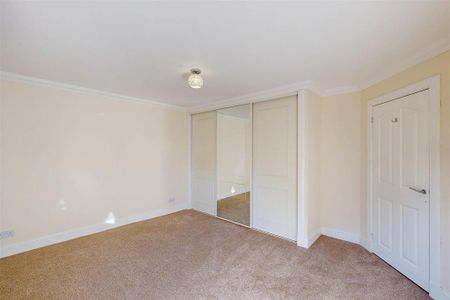 4 bedroom detached house to rent - Photo 5