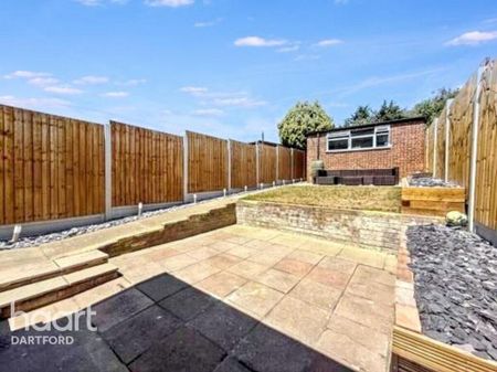 3 bedroom terraced house to rent - Photo 5