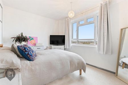 3 bedroom flat to rent - Photo 2