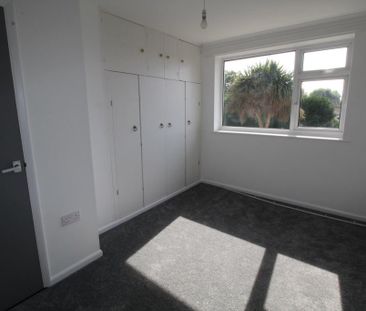 4 bedroom semi-detached house to rent - Photo 5