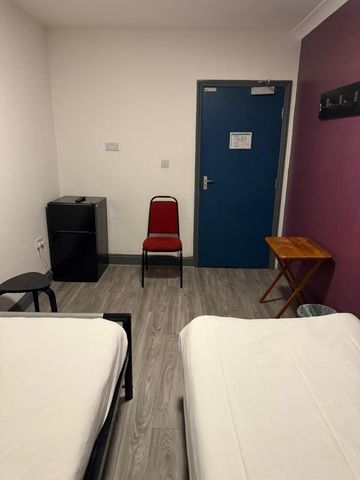 Room in a Shared House, Tanner Street, IG11 - Photo 4