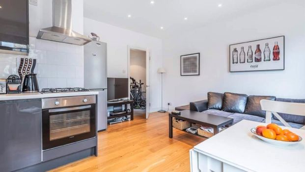 2 Bed Flat, Haydons Road, SW19 - Photo 1