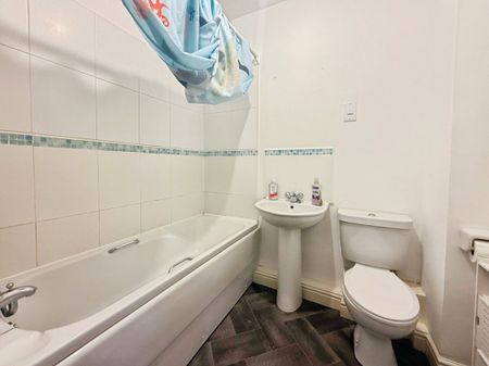 Longacres, BRIDGEND - Photo 5