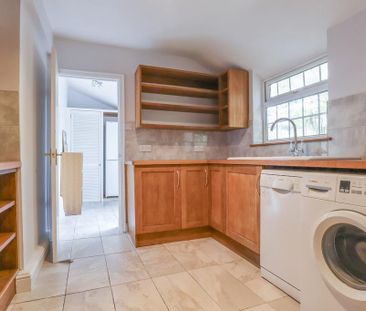 3 bedroom end of terrace house to rent - Photo 6