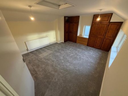 4 bedroom detached house to rent - Photo 4