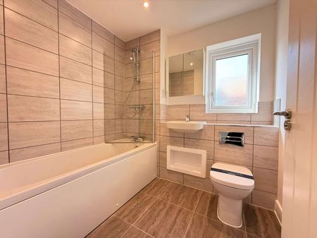 A newly built two bedroom house in Springstead Village - Photo 5